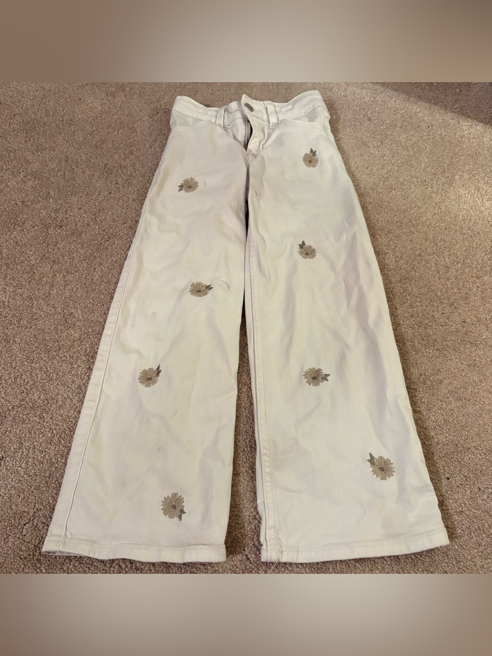 abercrombie kids white Wide-Leg Jeans with Daisy Embroidery size 5/6 long